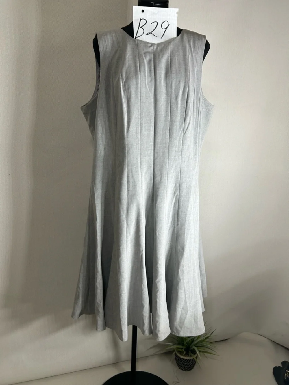 Calvin Klein Sleeveless Gray Fit-and-Flare Midi Dress - Picture 9 of 9